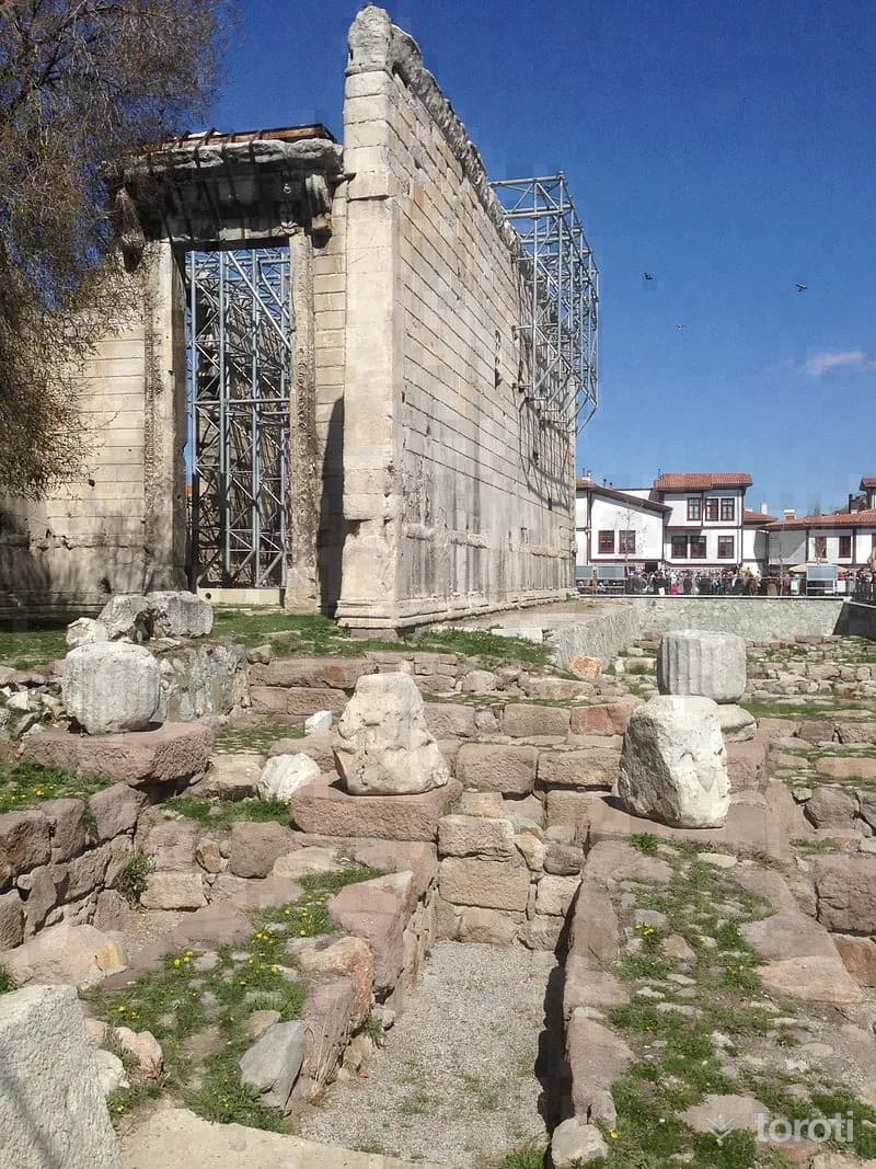 Augustus tapınağı