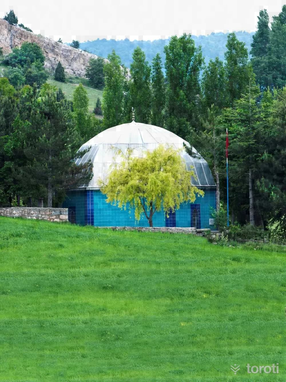 Kumral Abdal Türbesi