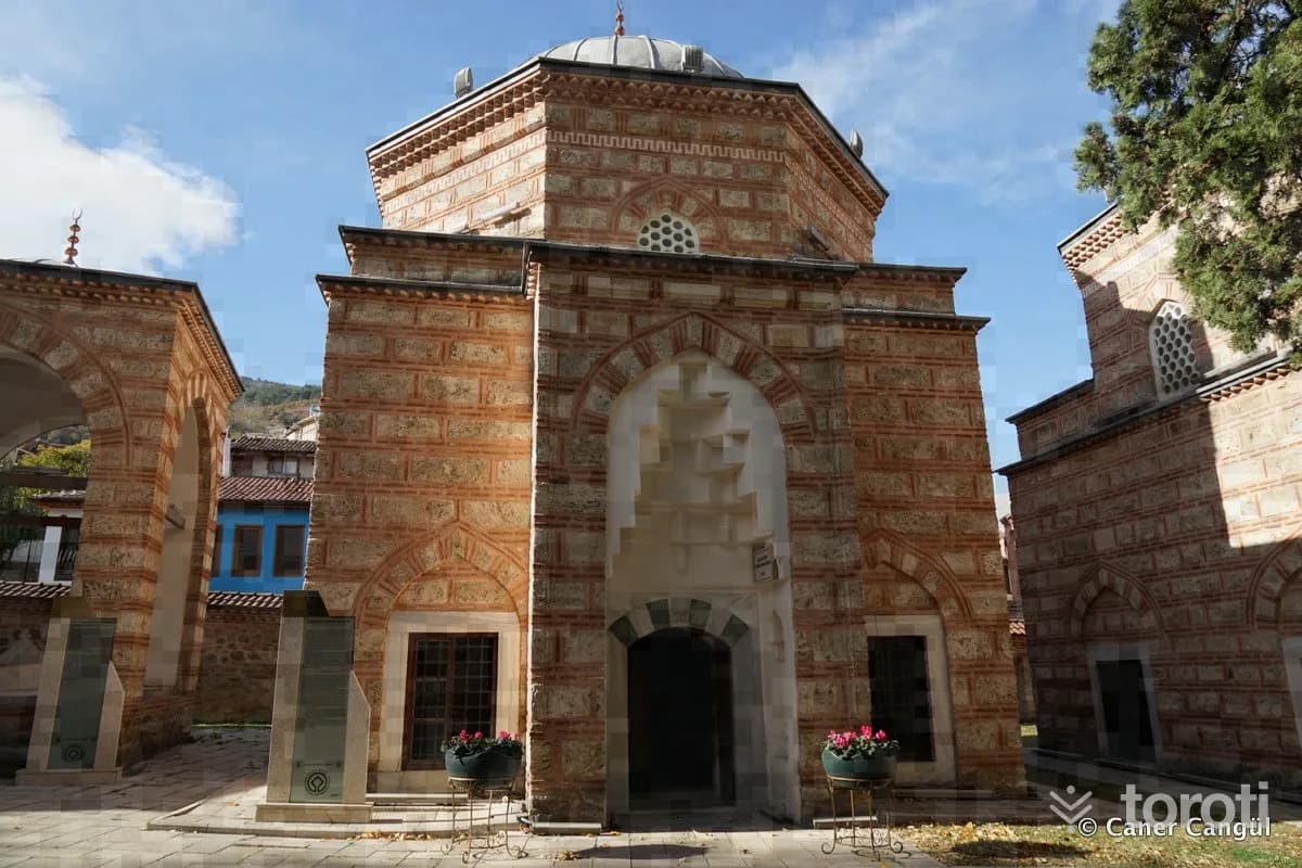 Gülruh Sultan Türbesi