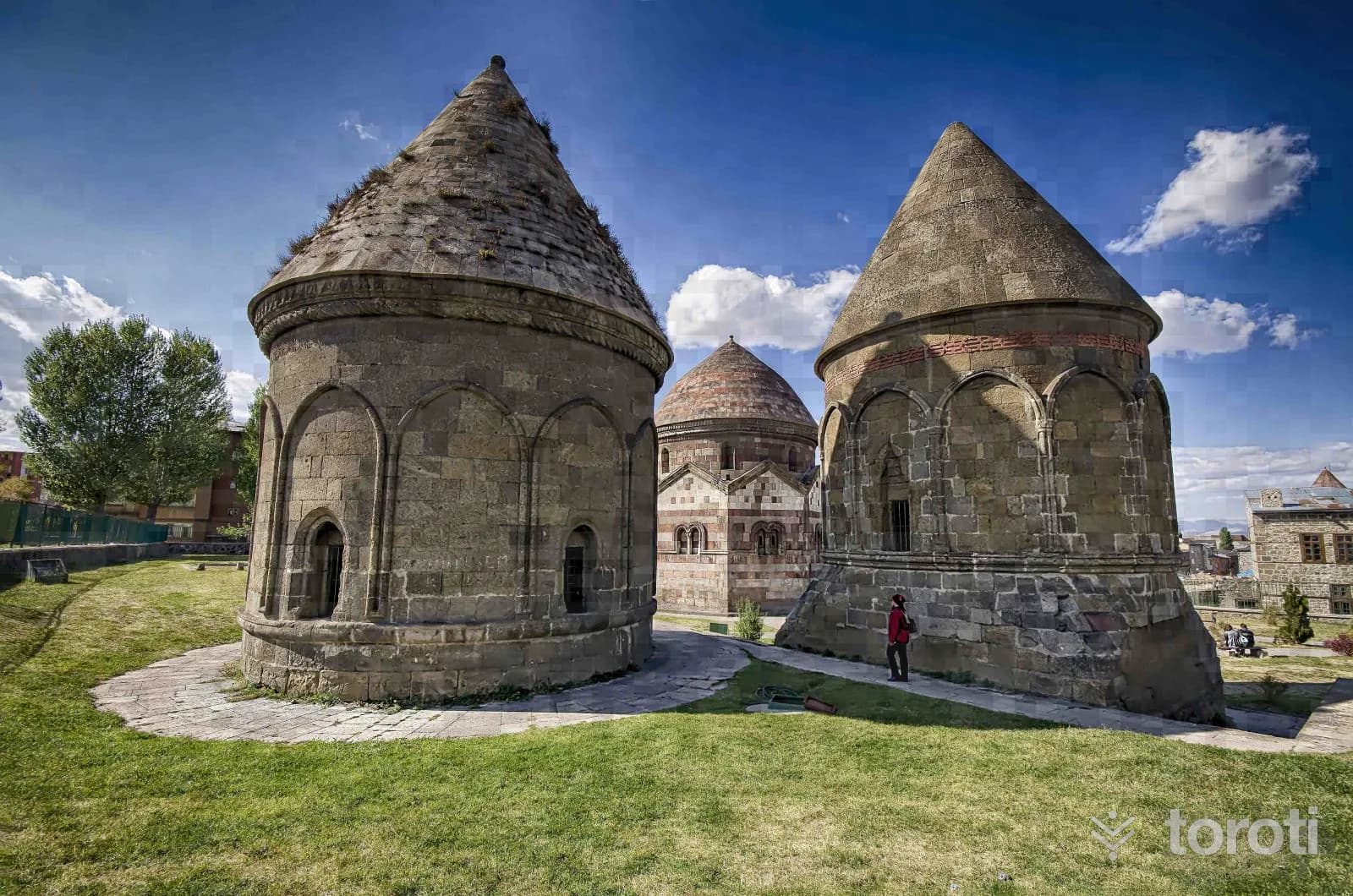 Üç Kümbetler