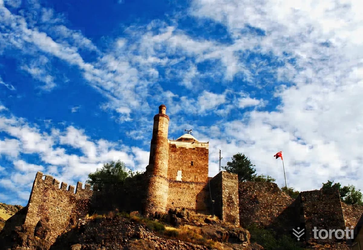 İspir Kalesi