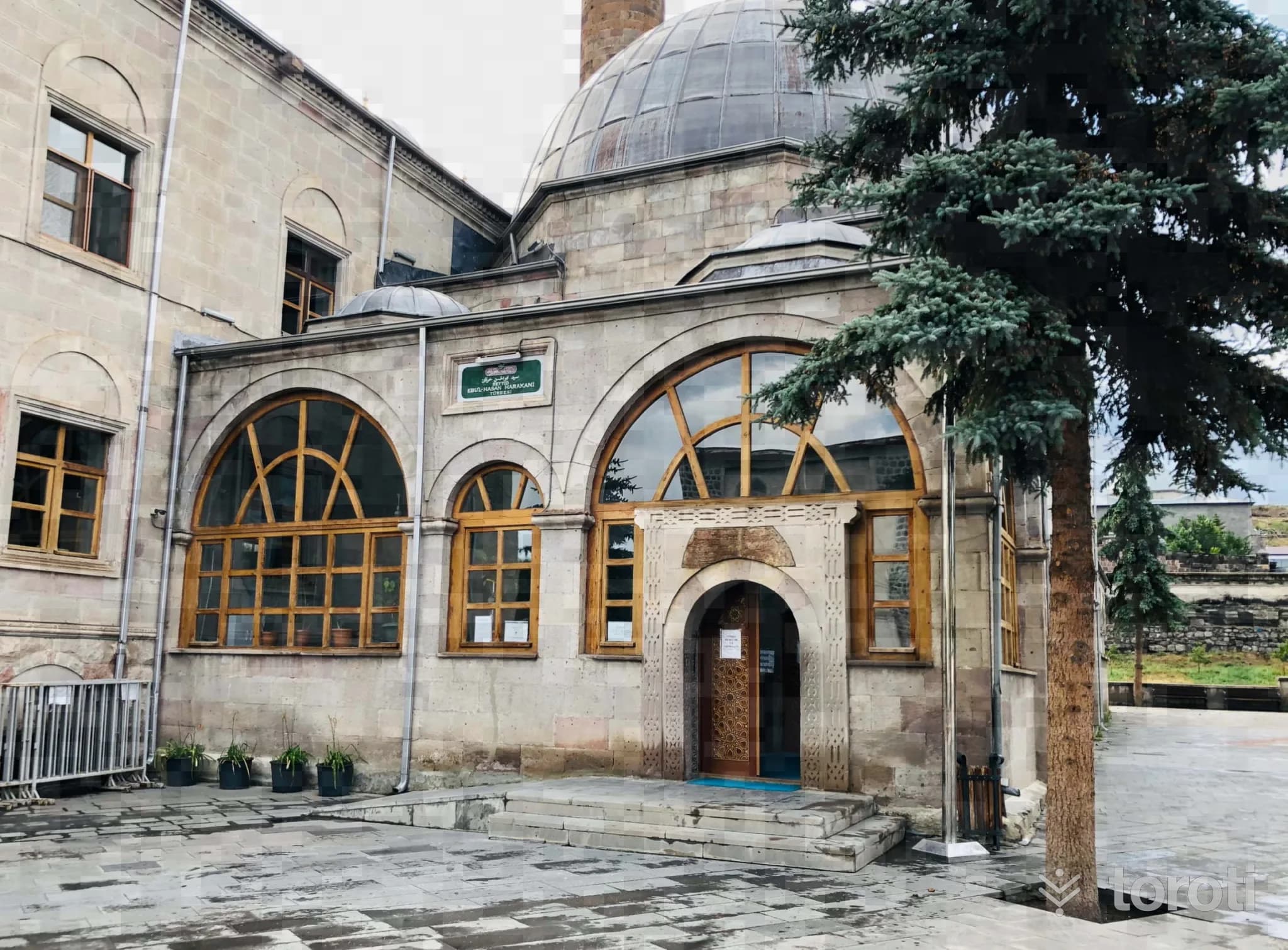 Ebû'l Hasan Harakâni Cami