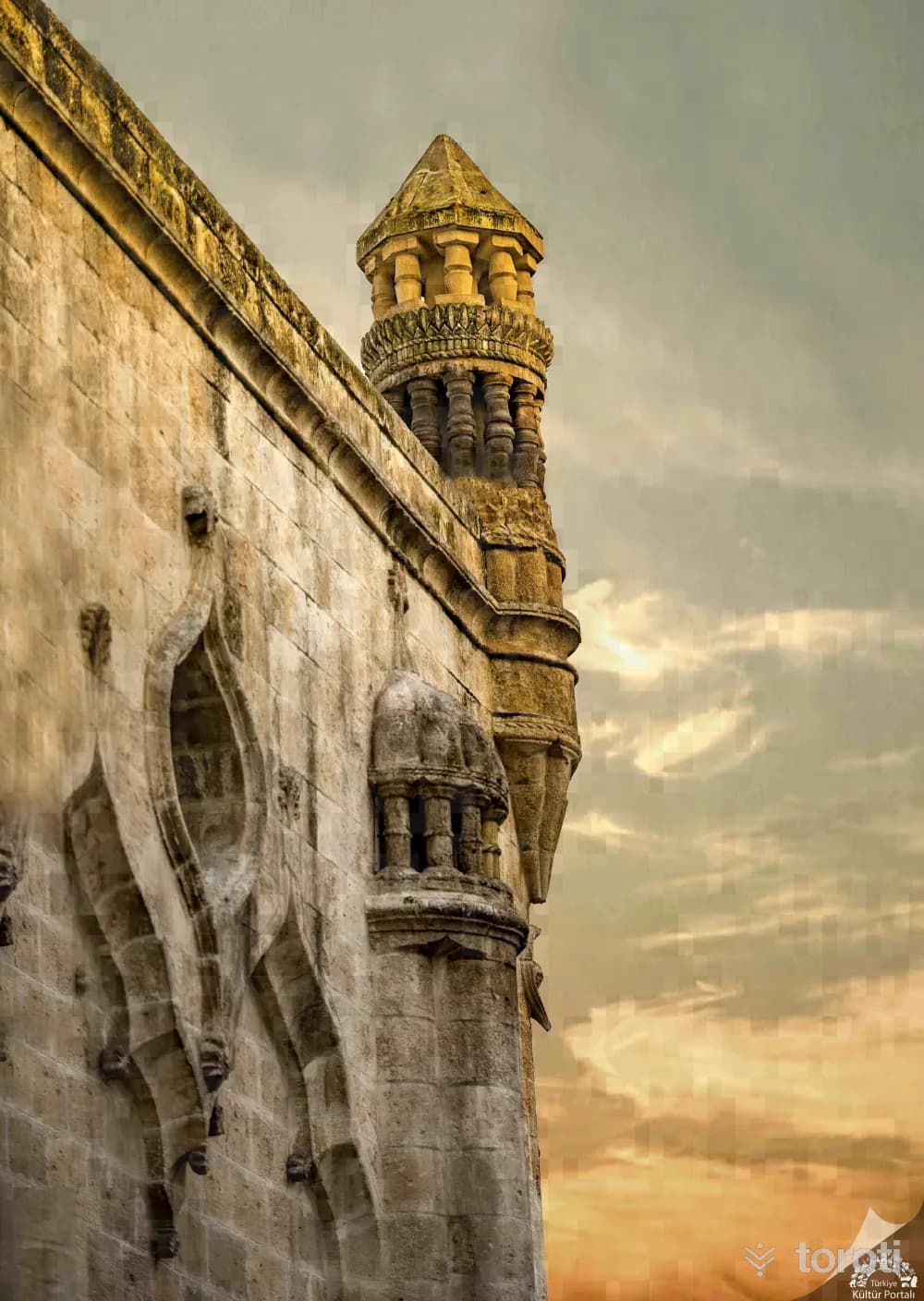 Firfirli Cami/ On İki Havari Kilisesi/ Aziz Havariler Kilisesi