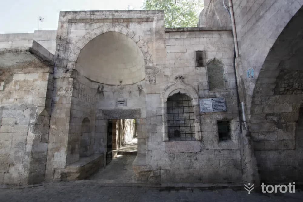 Hartavizade Hafiz Muhammed Selim Türbesi