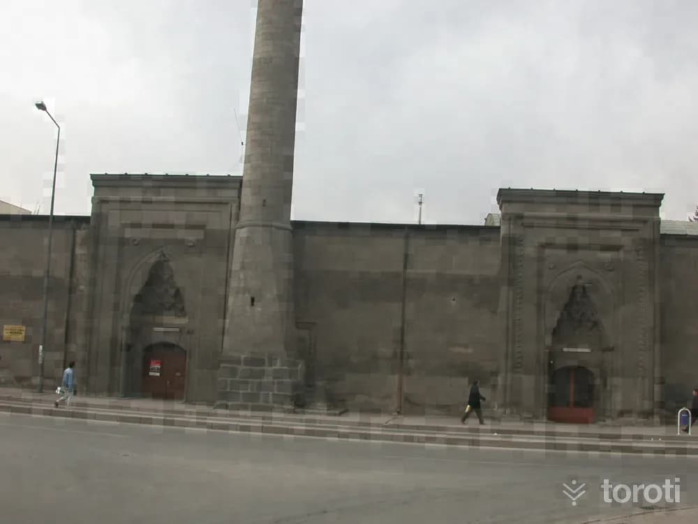 Hacı Kiliç Camii Ve Medresesi