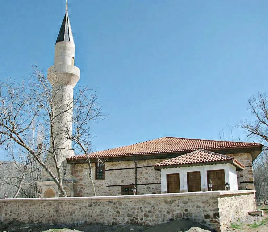 Kirikminare Camii / Cuma Camii