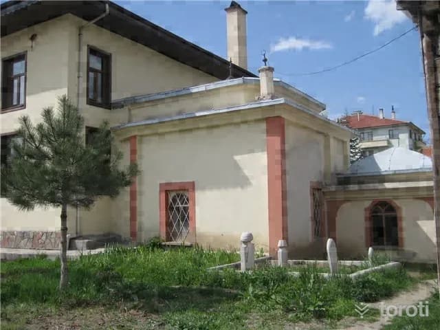 Aktaş Türbesi