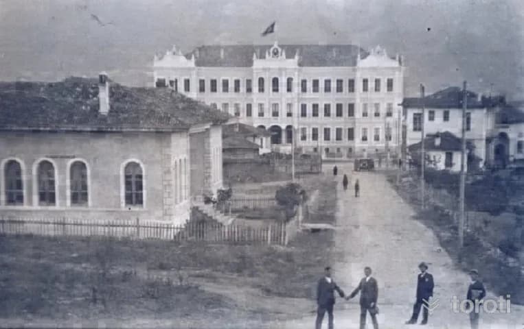 Ressam Mehmet Yücetürk Sanat Merkezi