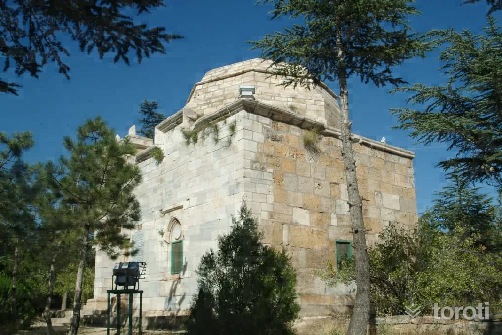 Aşik Paşa Türbesi