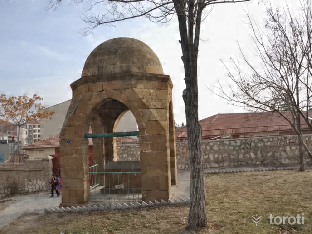 Dörtayak Türbesi