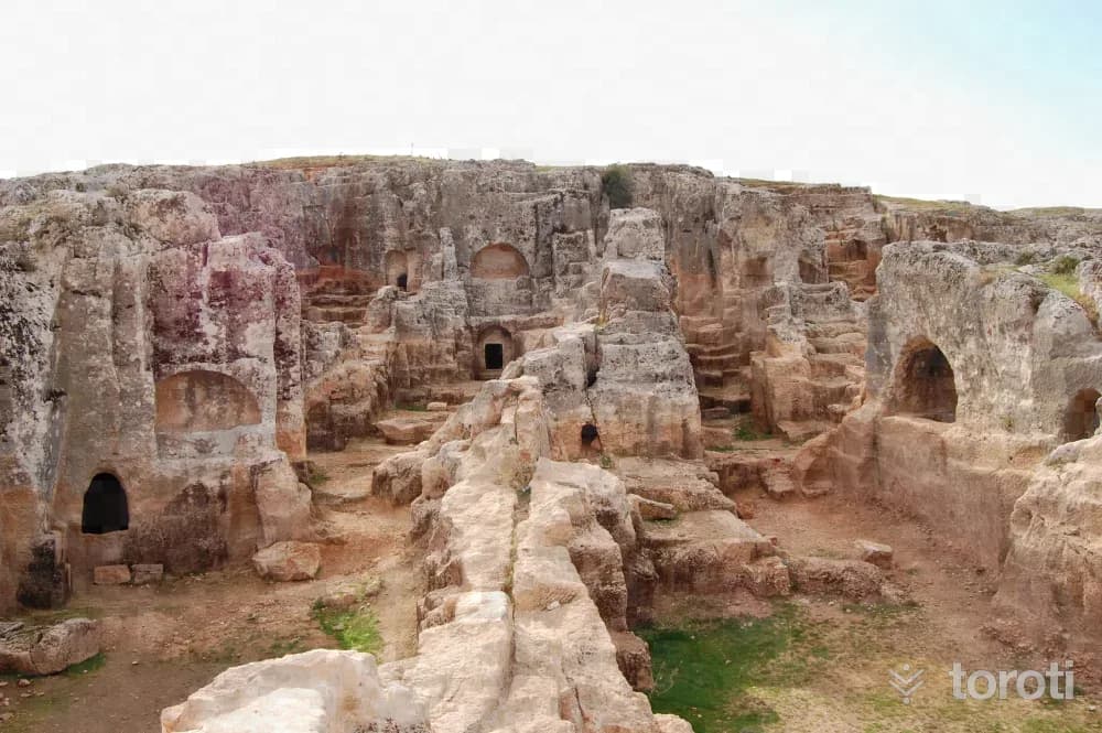 Turuş Kaya Mezarları