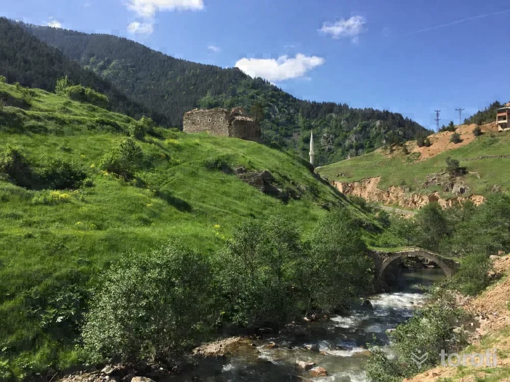 Çakrak Kilisesi Ve Köprüsü