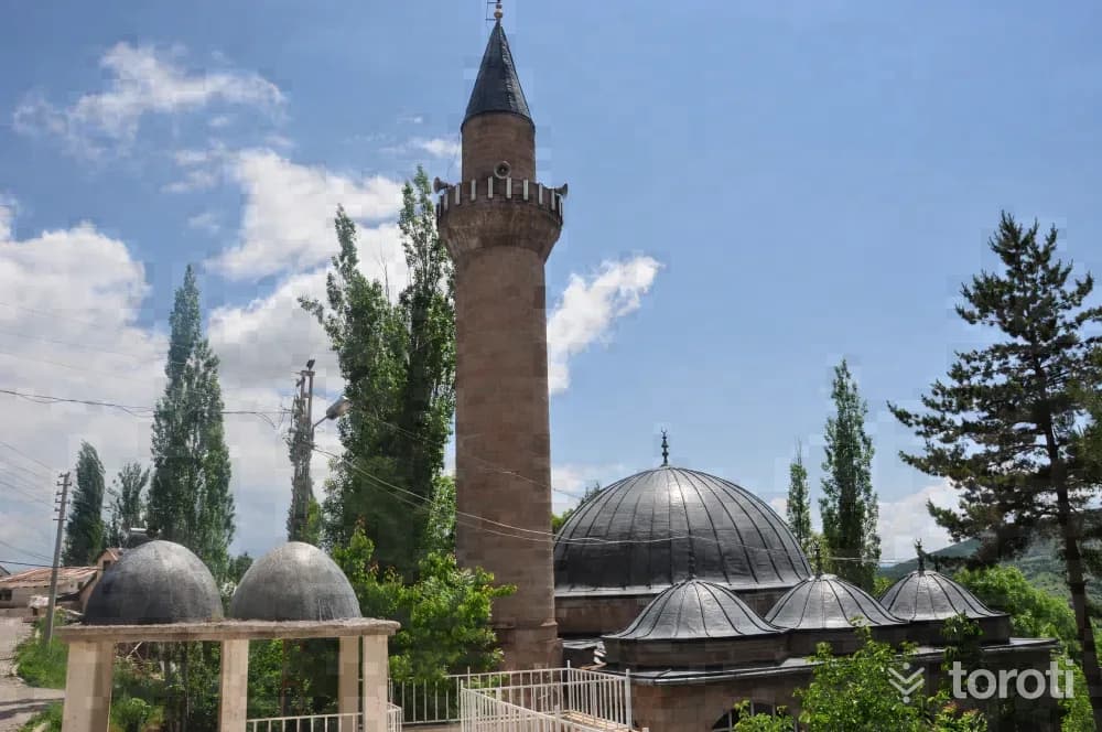 Şebinkarahisar Kurşunlu Camii