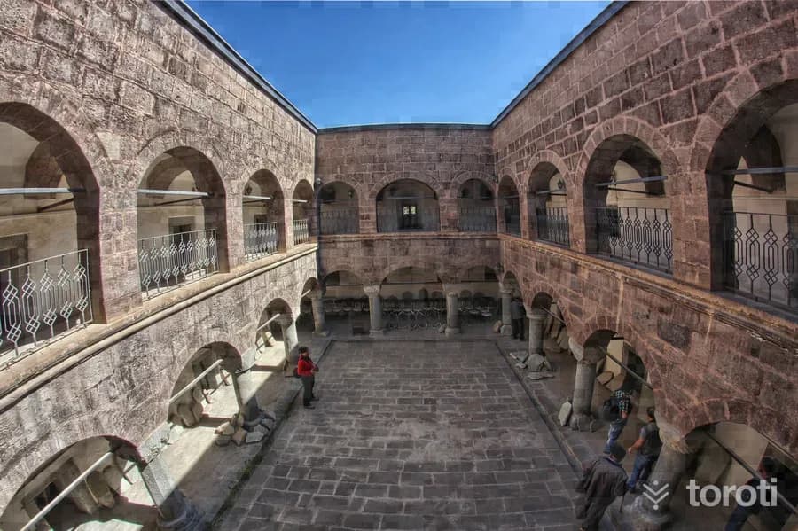 Meydan Medresesi