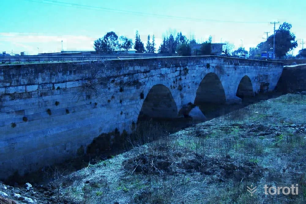 Justinianus (baç) Köprüsü