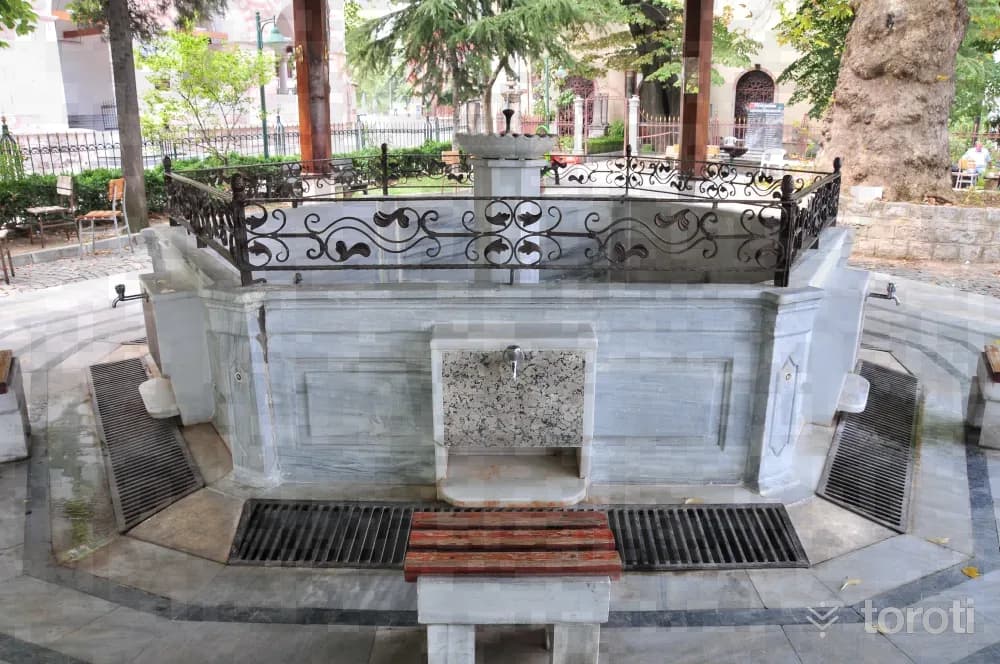Hüdavendigar Çeşmesi Ve Şadirvan