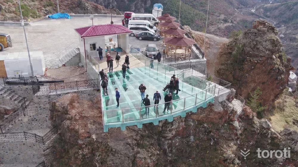 Torul Kalesi Cam Seyir Terası