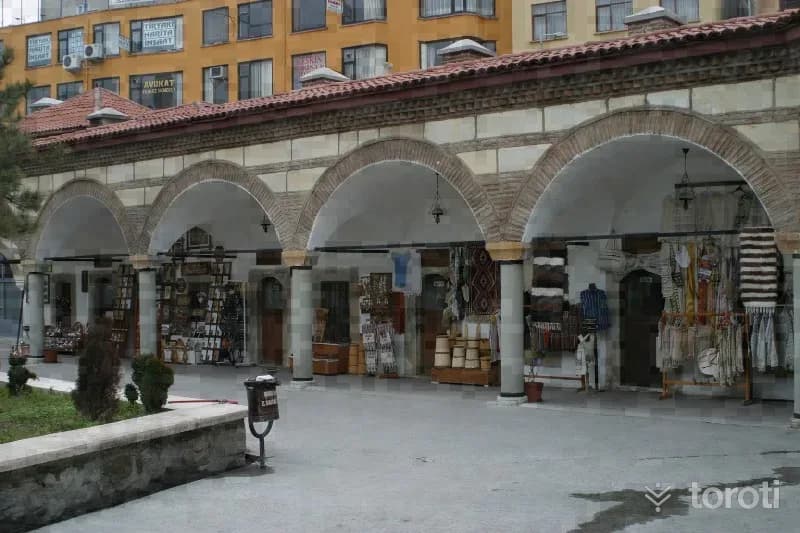 Münire Medresesi El Sanatları Çarşısı