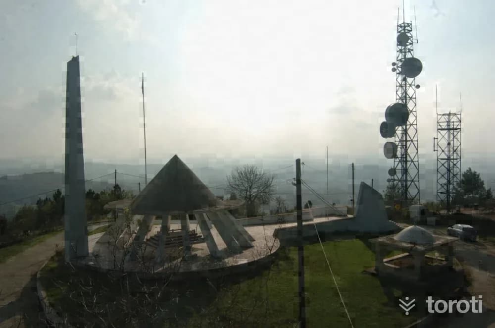 Akçakoca Bey Anıt Mezarı