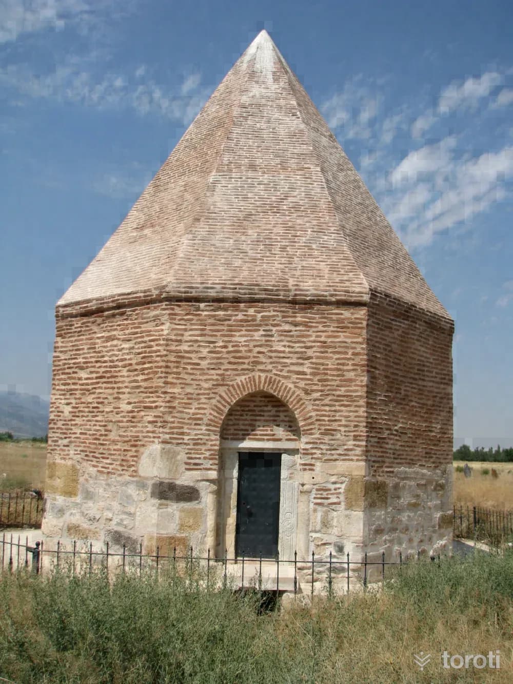 Ebheri Kümbeti