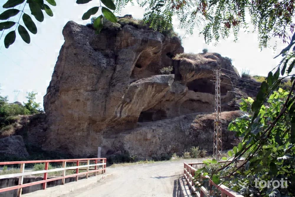 Tekkeköy Mağaraları