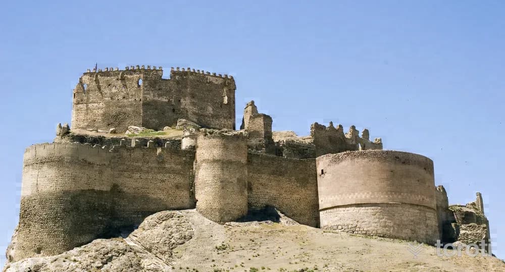 Hoşap Kalesi