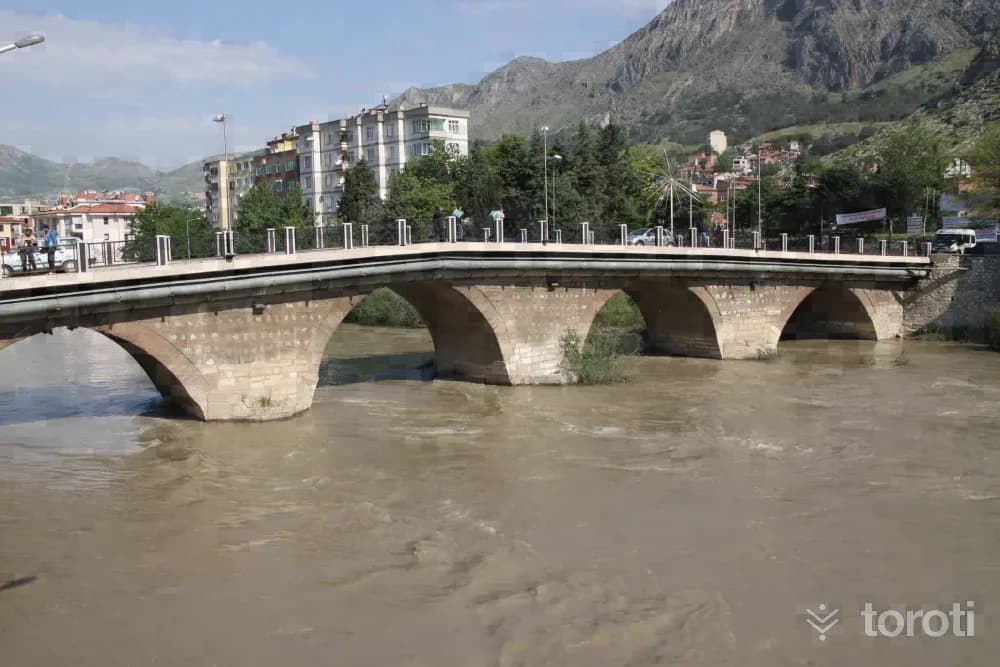 İstasyon Köprüsü