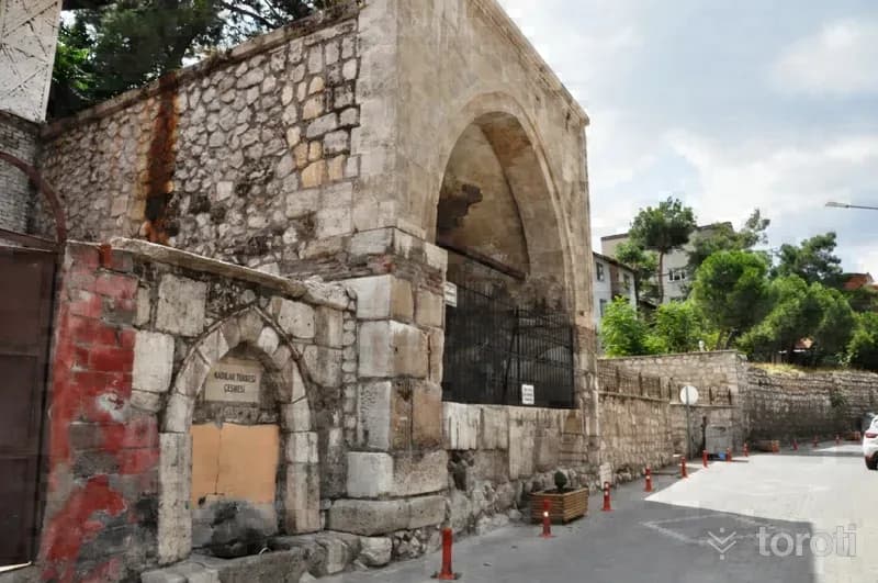 Kadilar Türbesi