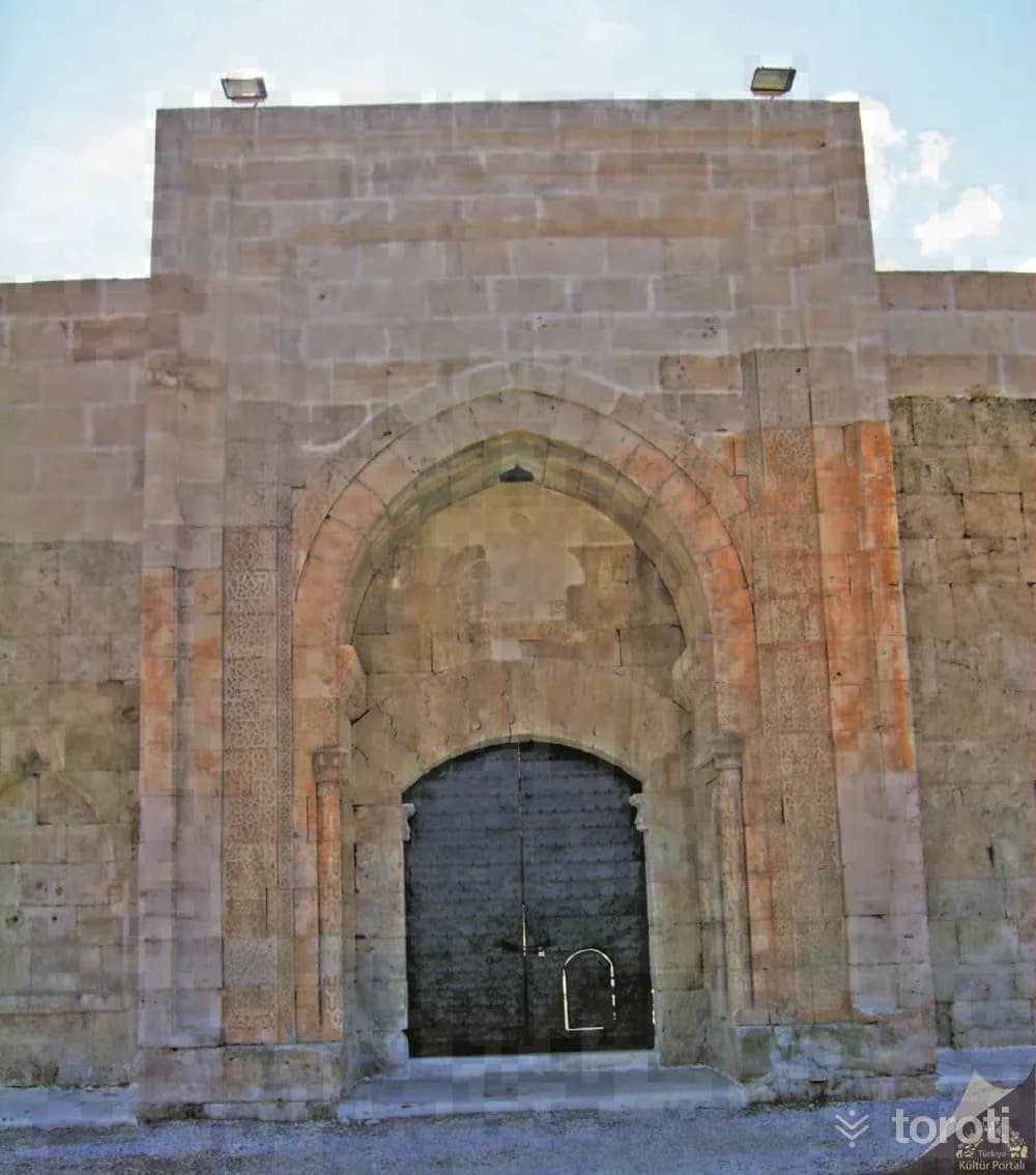 Mahperi Hatun Kervansarayı