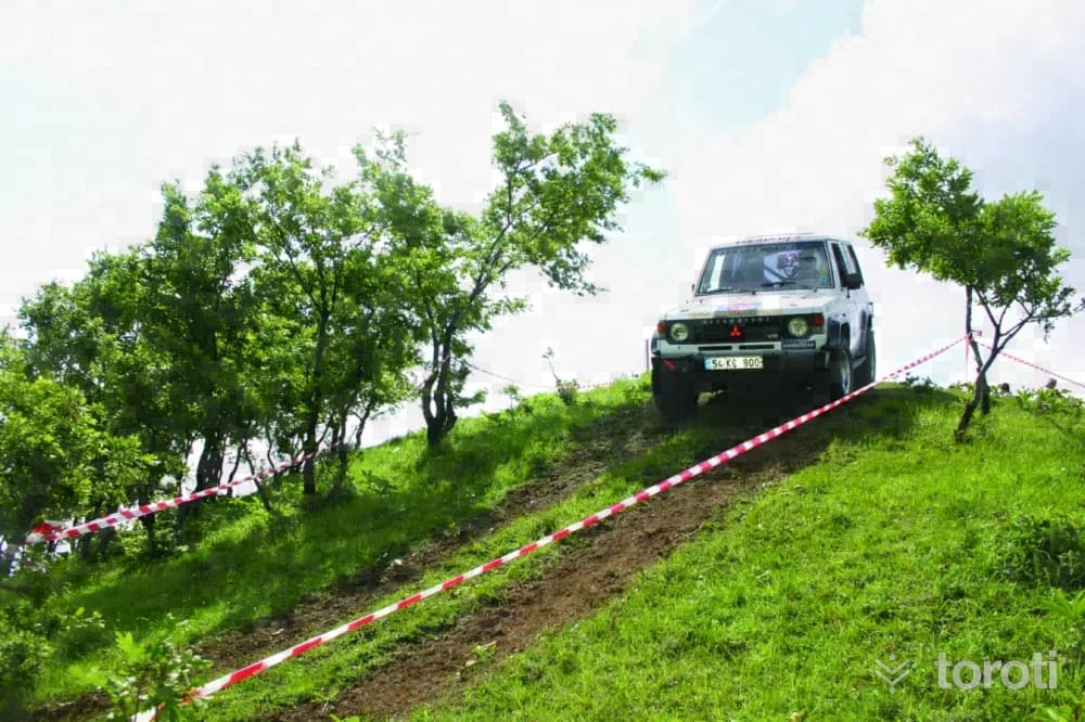 4x4 Serdivan Tepeleri Of-road Ve Motocross Parkuru