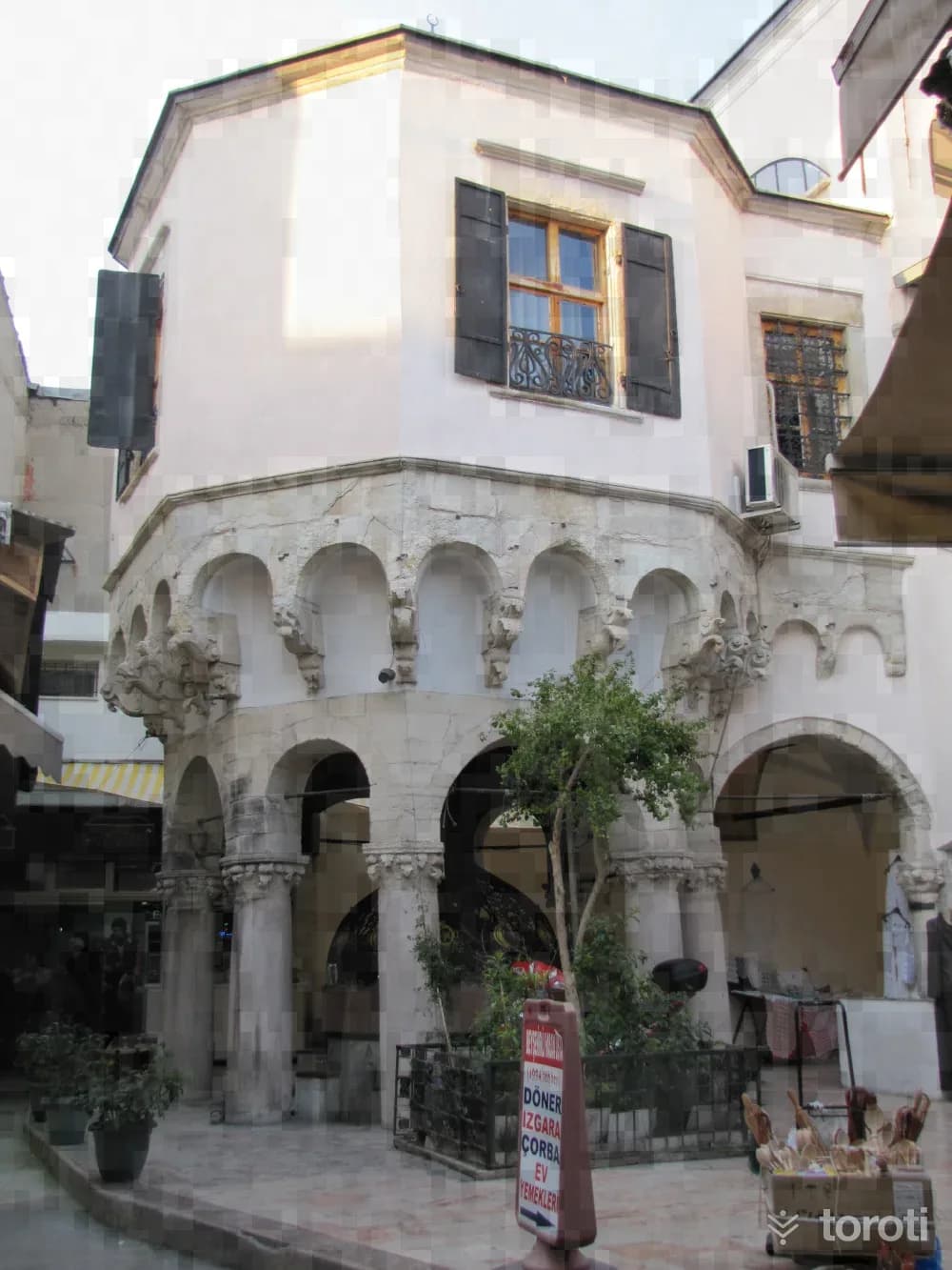 Şadirvan Camii