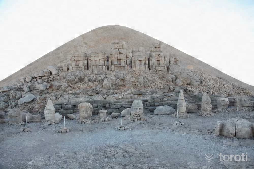 Nemrut Dağı Doğu Terası