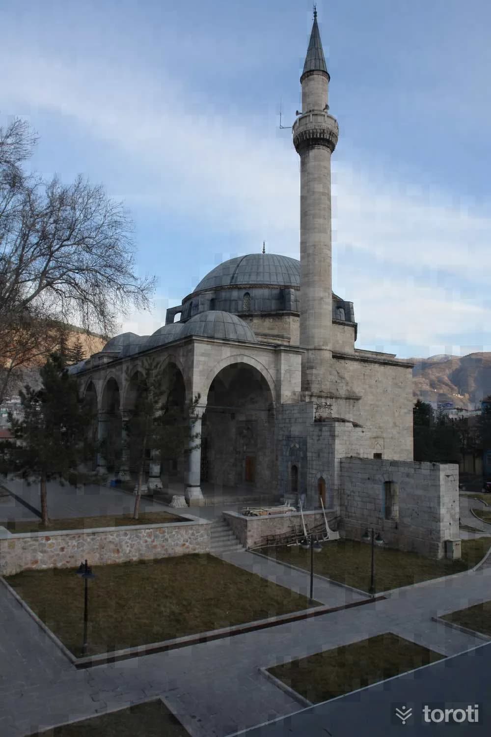 Ali Paşa Cami ve Türbesi