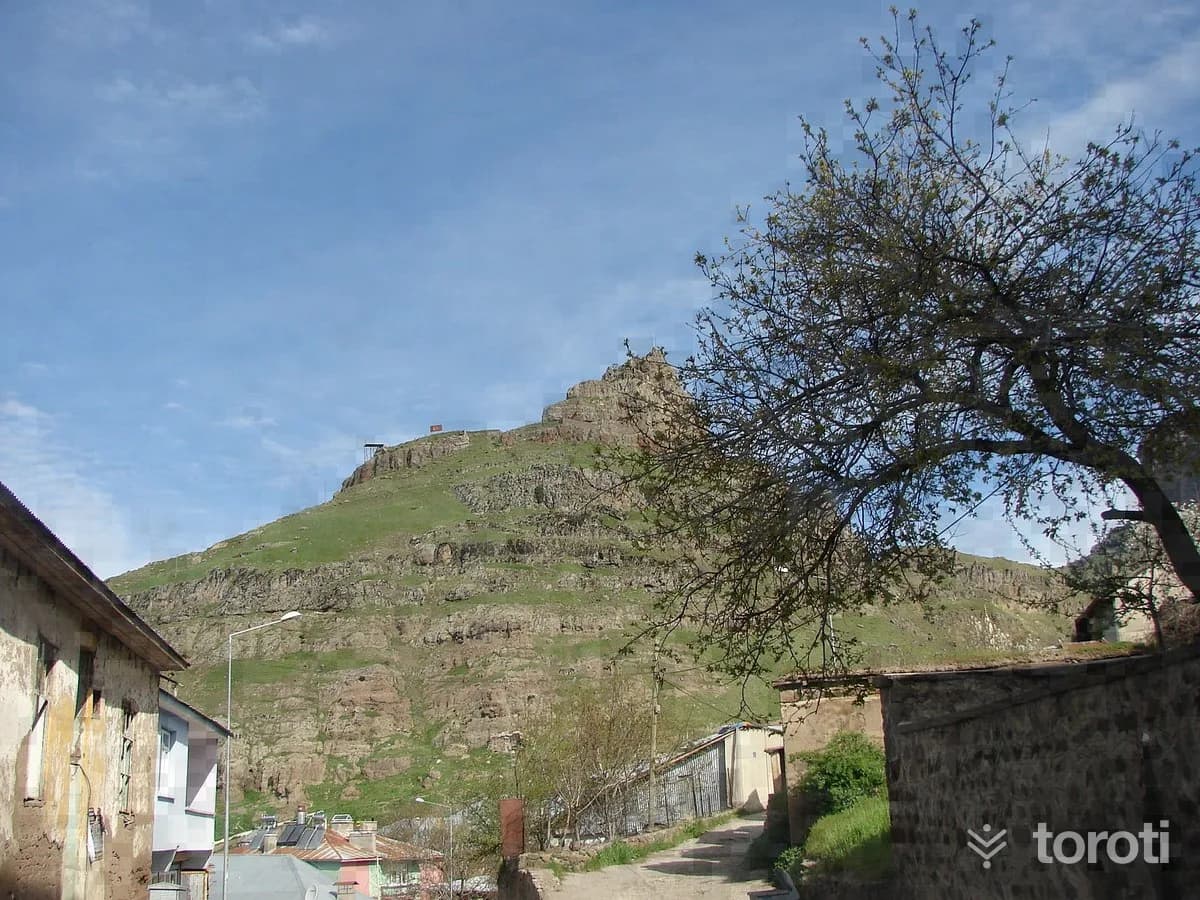Mazgirt Kalesi