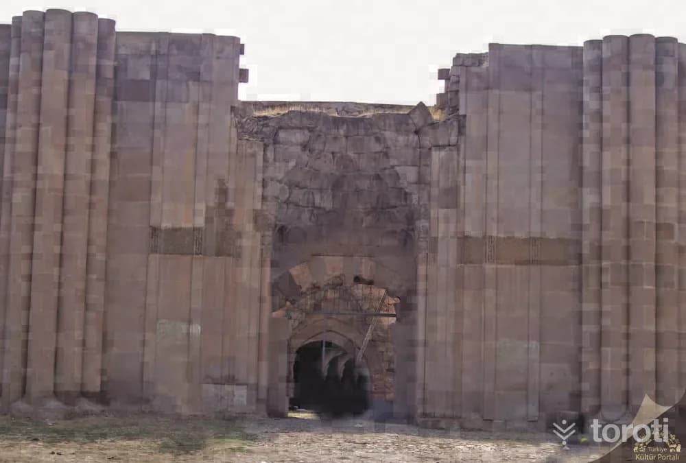 Tuzhisar Sultan Hanı