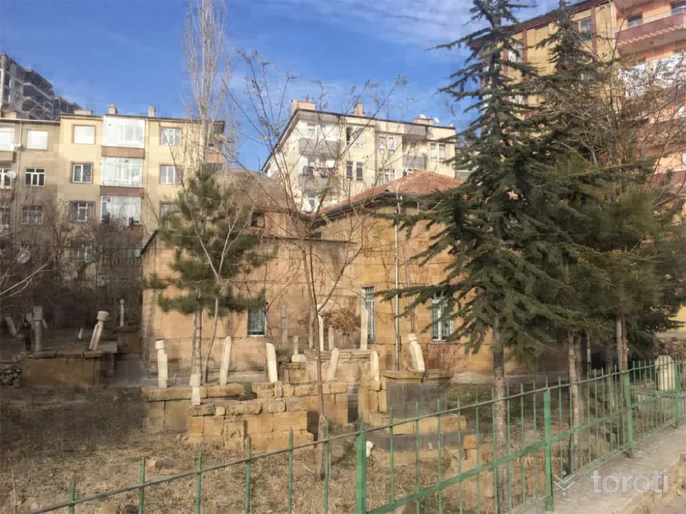 Kemal Ümmi Türbesi
