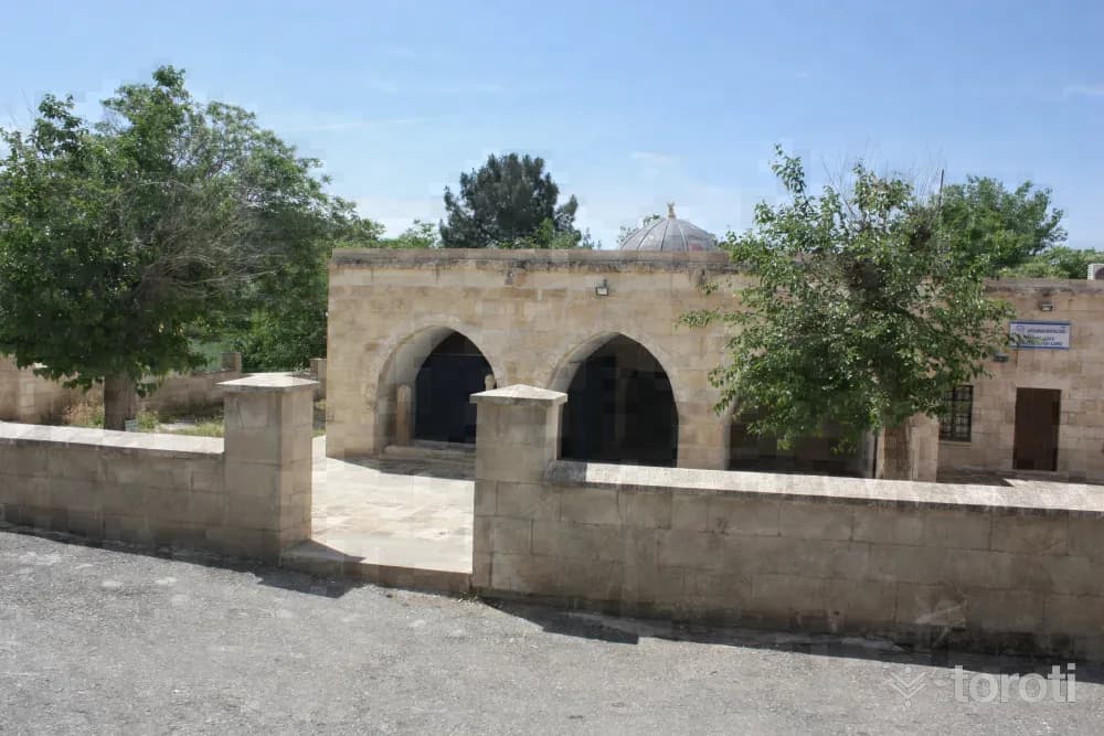 Abuzer Gaffari Türbesi