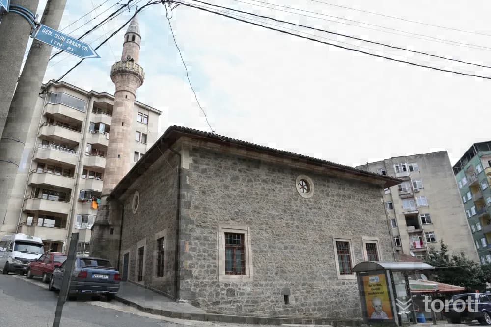 Hacı Hüseyin Cami Ve Çeşmesi