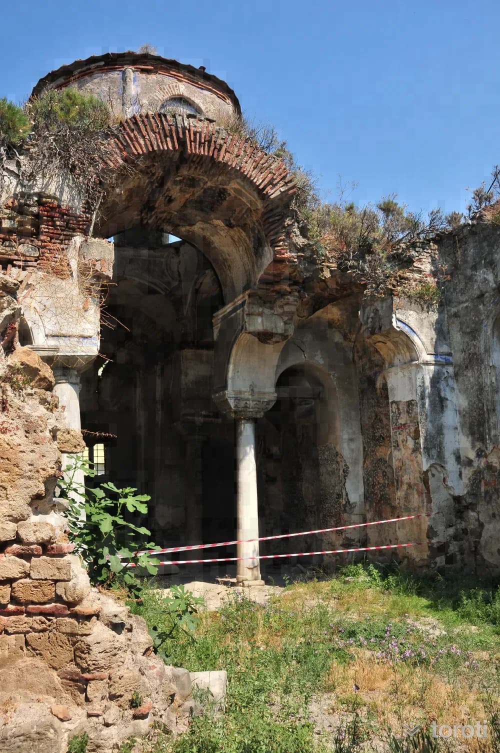Panagia Pontobasilissa Kilisesi
