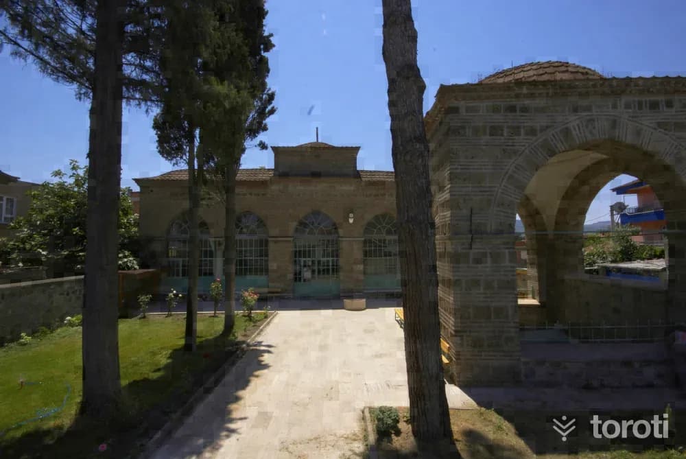 Yakup Çelebi Cami Ve Türbesi