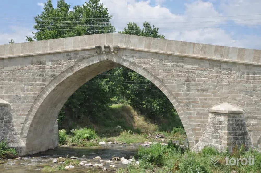 Valide Sultan Köprüsü