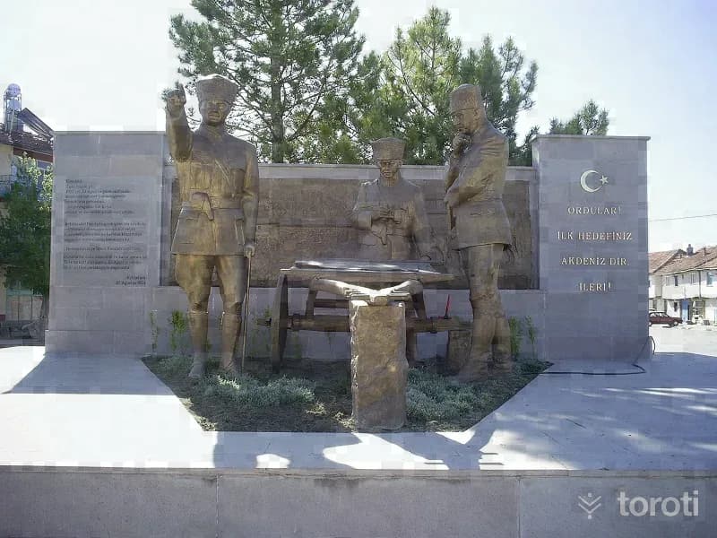 Kirik Kağni Ve ÜÇ Komutan Anıti