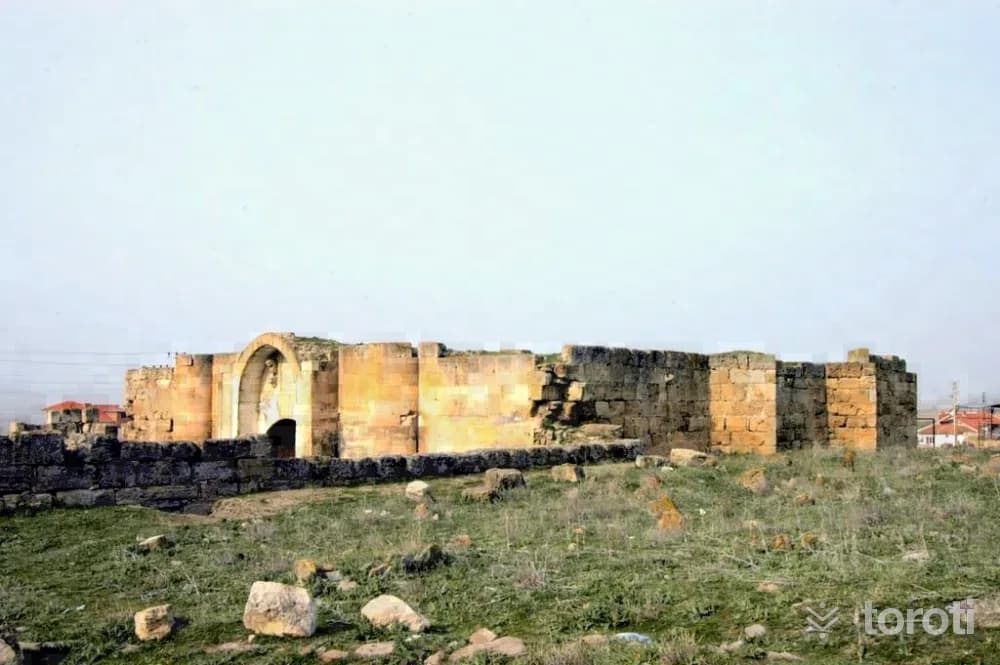 Çardak Kervansarayı