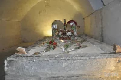 Mem U Zin Türbesi