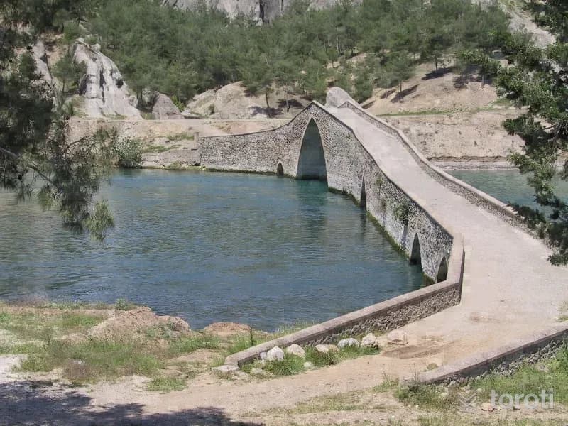 Ceyhan Köprüsü (taş Köprü)