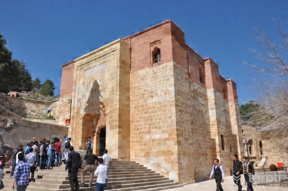 Eshabi Kehf Külliyesi