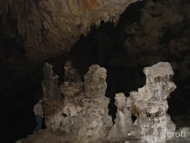 Yeni Dünya Mağarası